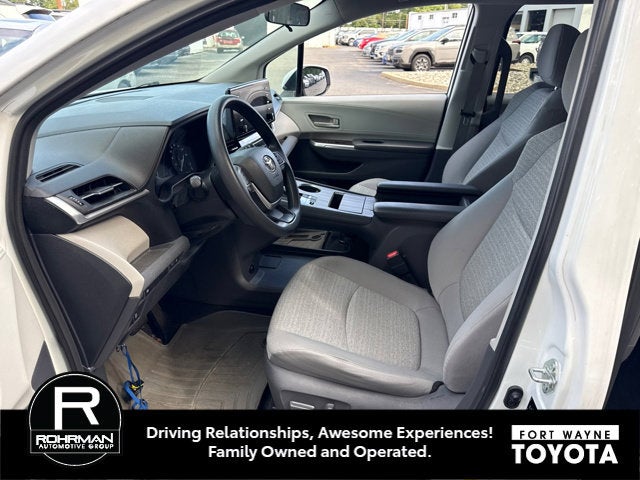 2021 Toyota Sienna LE 8 Passenger