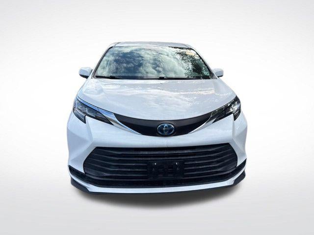2021 Toyota Sienna LE 8 Passenger