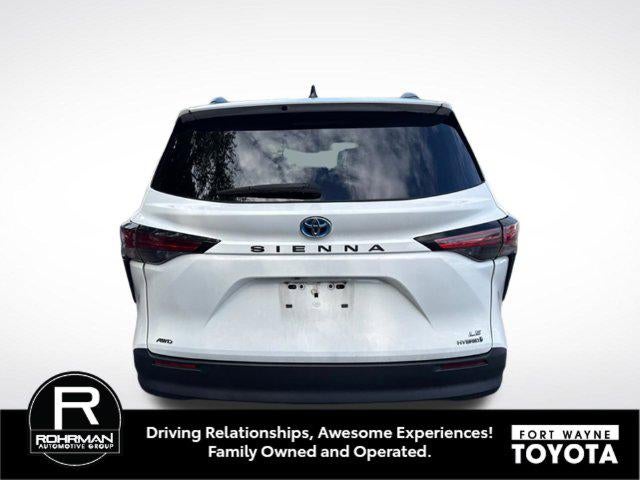 2021 Toyota Sienna LE 8 Passenger