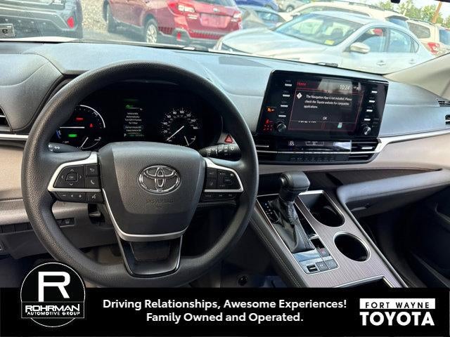2021 Toyota Sienna LE 8 Passenger