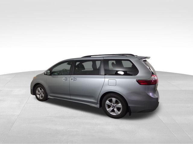 2020 Toyota Sienna LE 8 Passenger