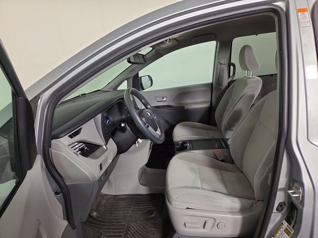 2020 Toyota Sienna LE 8 Passenger