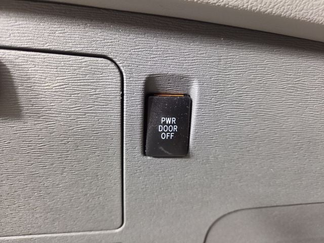 2020 Toyota Sienna LE 8 Passenger