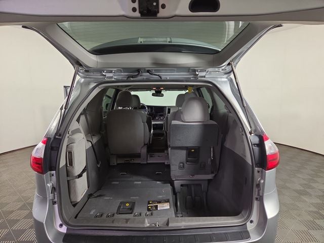 2020 Toyota Sienna LE 8 Passenger