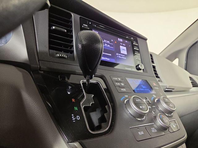 2020 Toyota Sienna LE 8 Passenger
