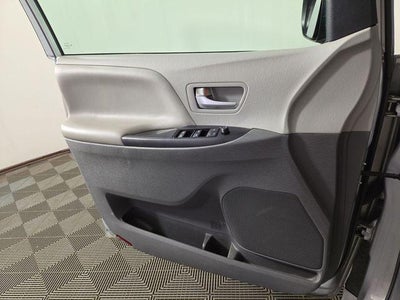 2020 Toyota Sienna LE 8 Passenger