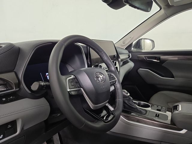 2024 Toyota Highlander Hybrid Limited