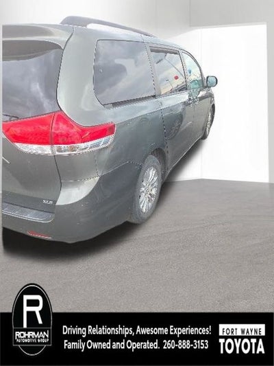 2011 Toyota Sienna XLE