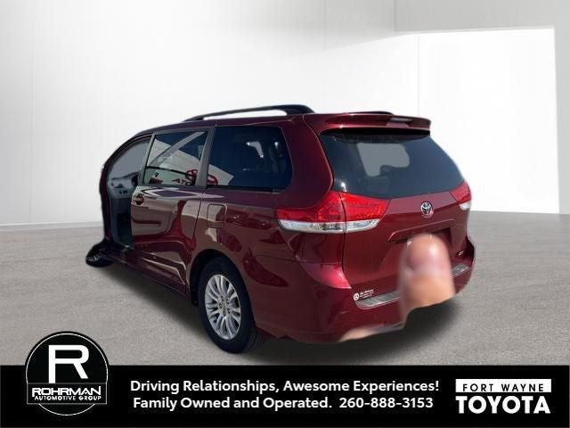 2013 Toyota Sienna XLE