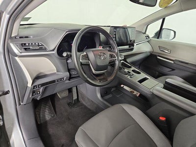 2024 Toyota Sienna XLE