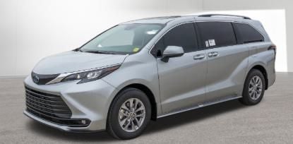 2025 Toyota Sienna XLE