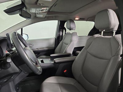 2025 Toyota Sienna XLE