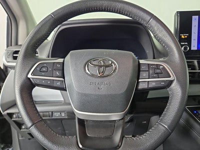 2025 Toyota Sienna XLE
