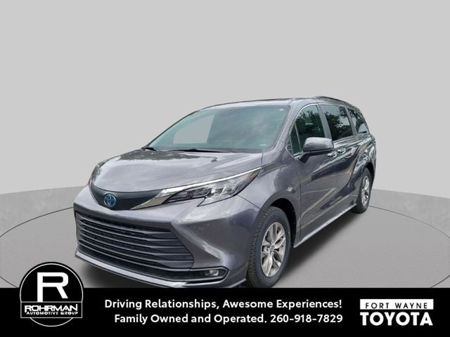 2025 Toyota Sienna XLE 8 Passenger