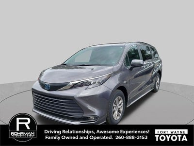 2025 Toyota Sienna XLE 8 Passenger