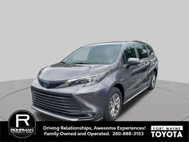 2025 Toyota Sienna XLE 8 Passenger