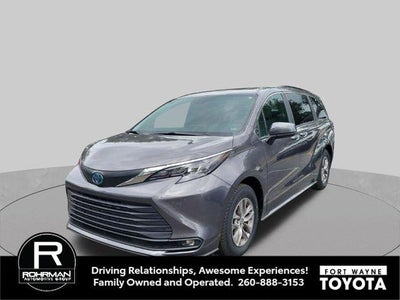 2025 Toyota Sienna XLE 8 Passenger
