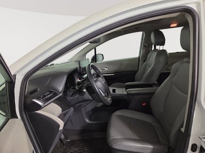 2024 Toyota Sienna XLE 8 Passenger