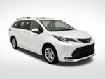 2024 Toyota Sienna XLE 8 Passenger