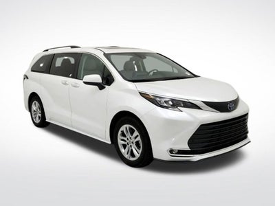 2024 Toyota Sienna XLE 8 Passenger