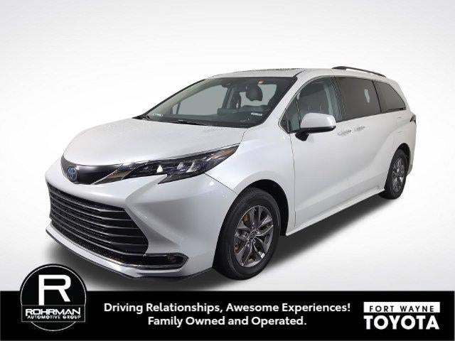 2024 Toyota Sienna XLE 8 Passenger