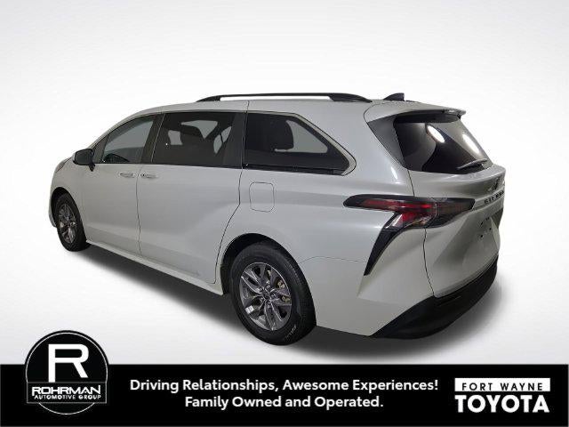 2024 Toyota Sienna XLE 8 Passenger