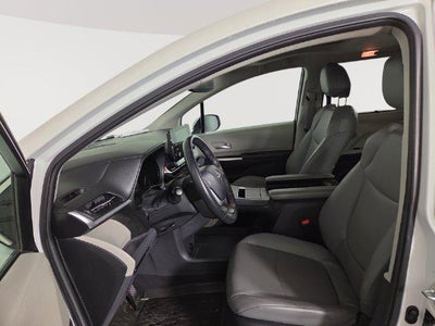 2024 Toyota Sienna XLE 8 Passenger