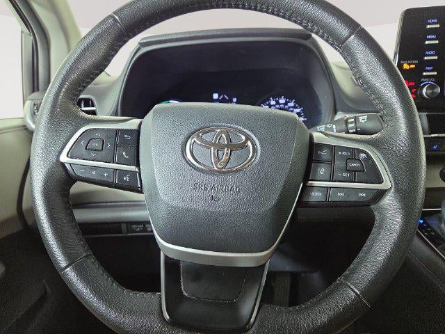 2024 Toyota Sienna XLE 8 Passenger