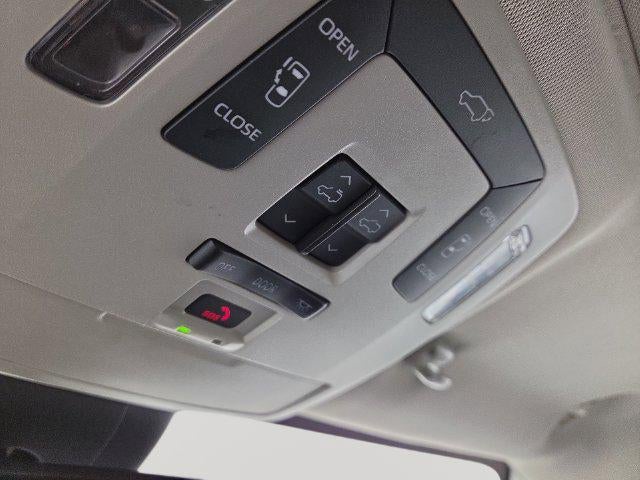 2024 Toyota Sienna XLE 8 Passenger