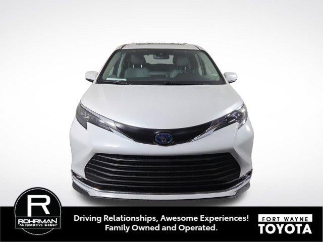 2024 Toyota Sienna XLE 8 Passenger