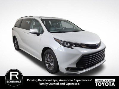 2024 Toyota Sienna XLE 8 Passenger