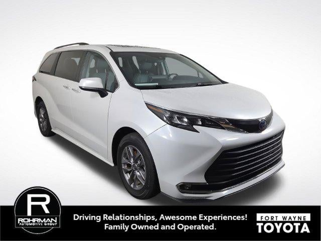 2024 Toyota Sienna XLE 8 Passenger