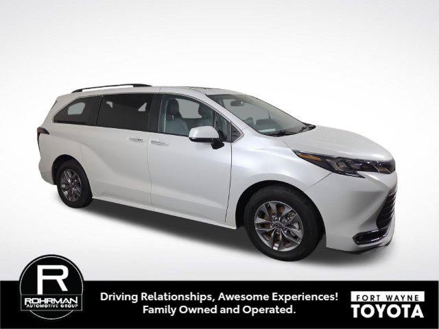2024 Toyota Sienna XLE 8 Passenger