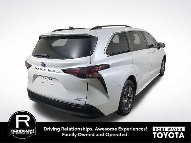 2024 Toyota Sienna XLE 8 Passenger