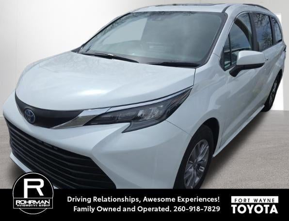 2025 Toyota Sienna XLE 8 Passenger