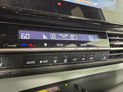 2025 Toyota Sienna XLE 8 Passenger