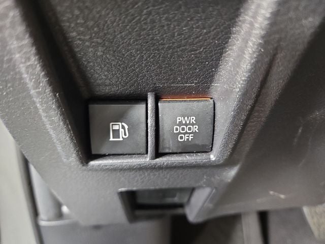 2025 Toyota Sienna XLE 8 Passenger