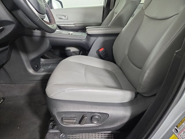 2025 Toyota Sienna XLE 8 Passenger