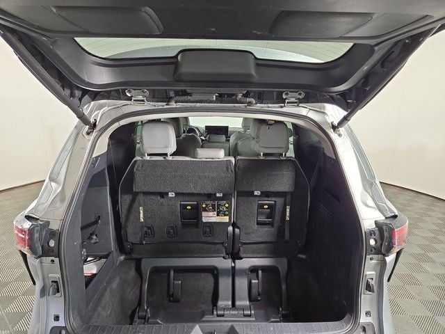 2025 Toyota Sienna XLE 8 Passenger
