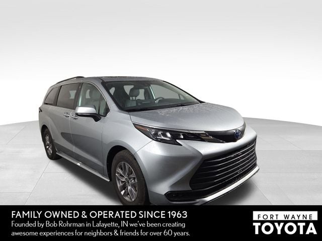 2025 Toyota Sienna XLE 8 Passenger