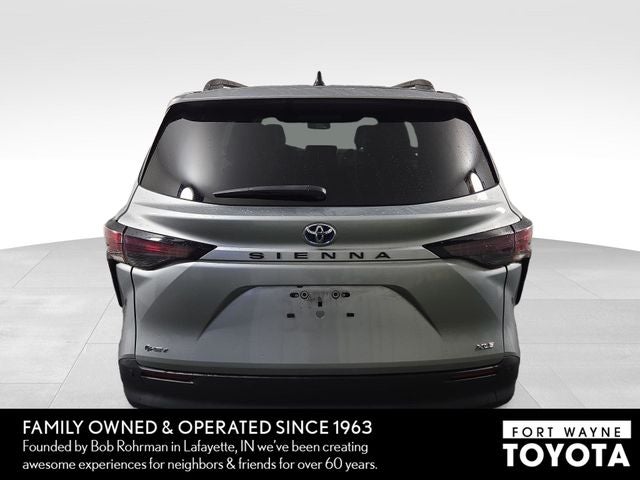 2025 Toyota Sienna XLE 8 Passenger