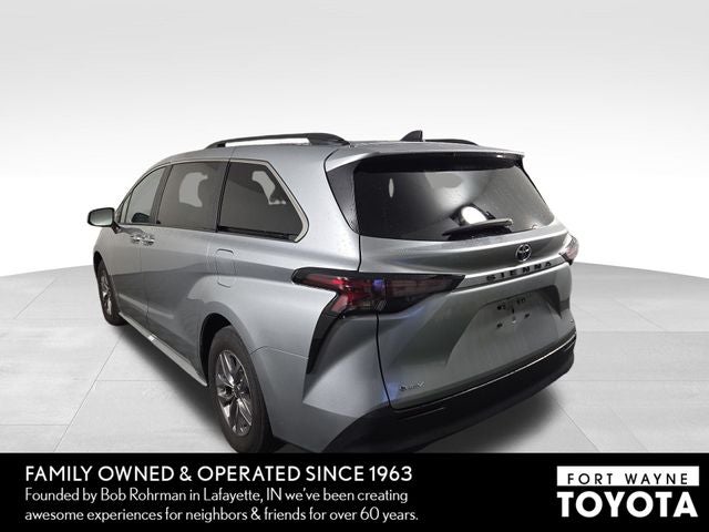 2025 Toyota Sienna XLE 8 Passenger