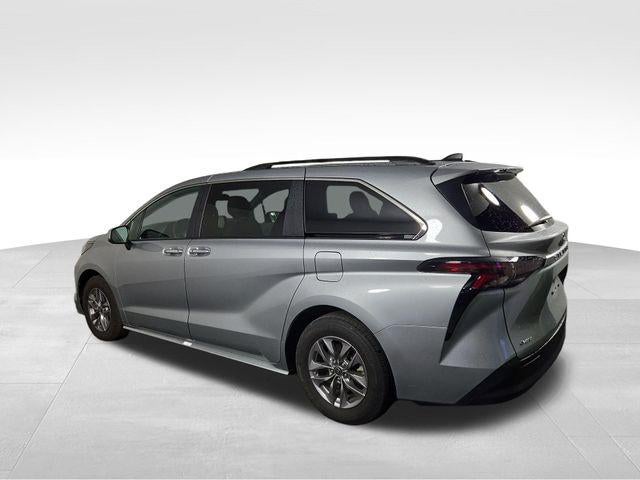 2025 Toyota Sienna XLE 8 Passenger