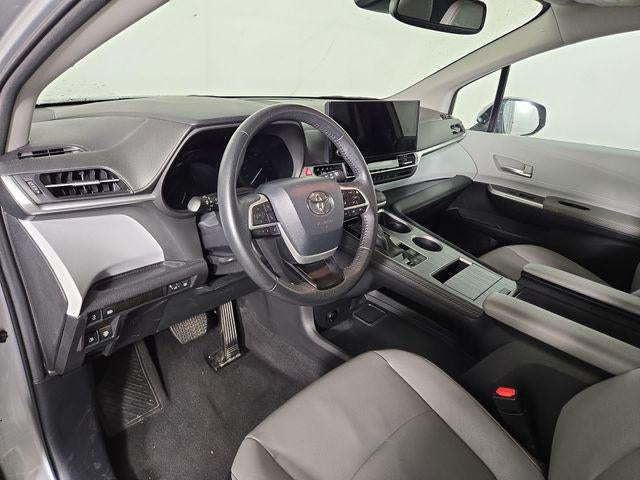 2025 Toyota Sienna XLE 8 Passenger