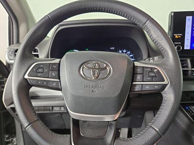 2025 Toyota Sienna XLE 8 Passenger