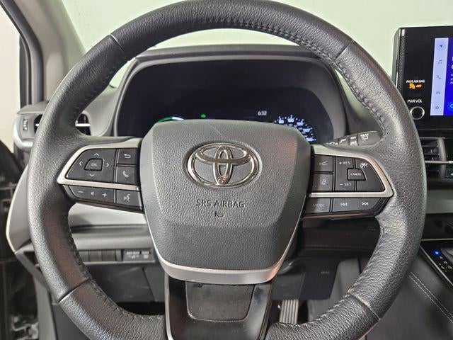 2025 Toyota Sienna XLE 8 Passenger
