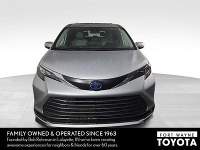 2025 Toyota Sienna XLE 8 Passenger