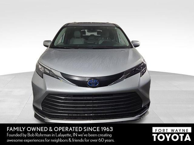 2025 Toyota Sienna XLE 8 Passenger