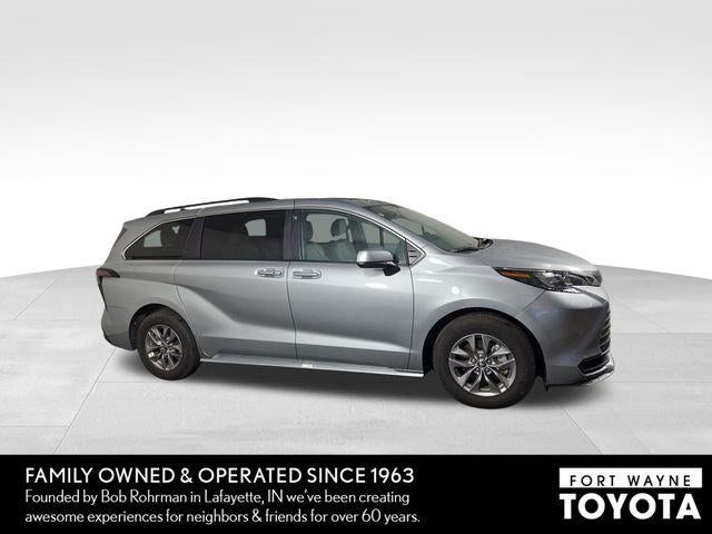 2025 Toyota Sienna XLE 8 Passenger