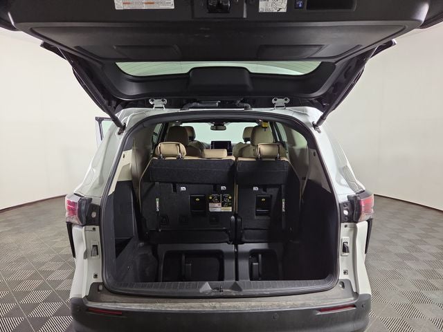 2023 Toyota Sienna XLE 7 Passenger